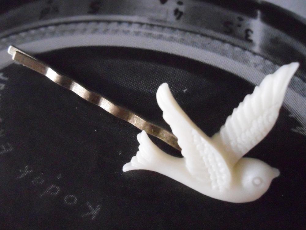 Ivory Cream Swallow On An Antique Bronze Bobby Pin
