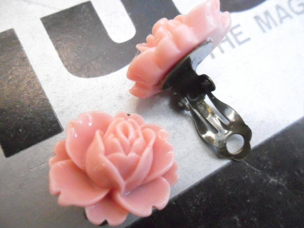 CLIP ON Peach Pink Vintage Resin Peony Earrings FLOWER clip-ons non-pierced sea marine